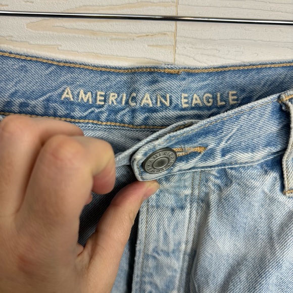 American Eagle 90s Slim Boyfriend Light Wash Jeans Size 16 - Picture 6 of 9